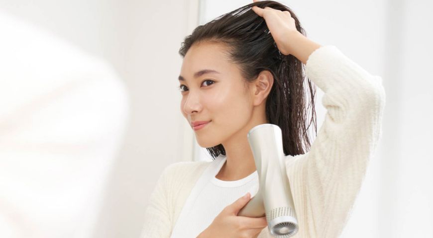 ヤーマン史上初、リフトケアも叶えるエステドライヤー「リフトドライヤー」 | YA-MAN TOKYO JAPAN | ヤーマン株式会社